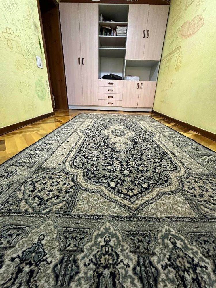 Шото Руставели. 3комн\2этаж. 77 серии.
