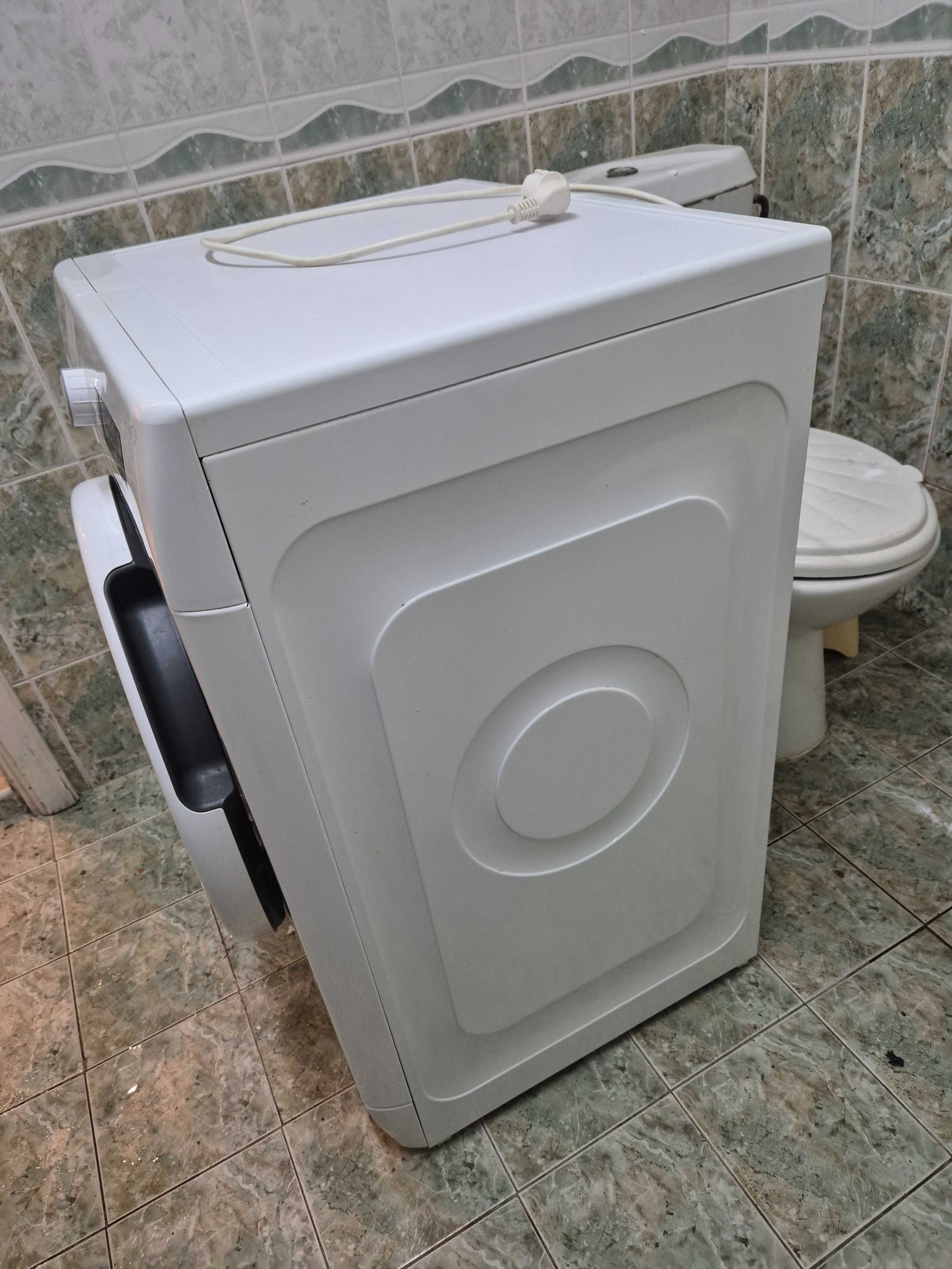 Пералня Whirlpool FWG81284W EU