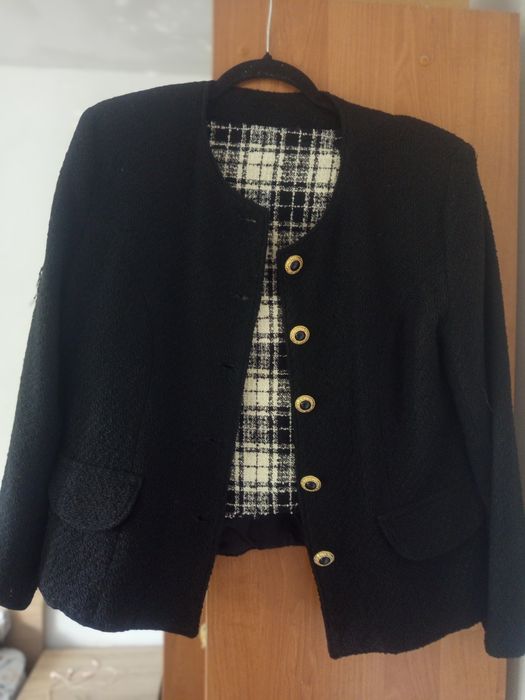 Дамски костюм M размер