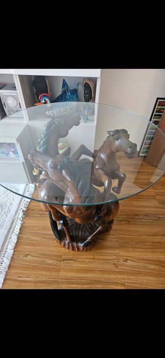 Masa cu cai sculptată în lemn , 25 kg !