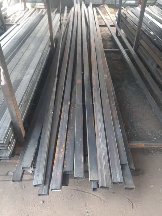 Бу квадратный металл для строику