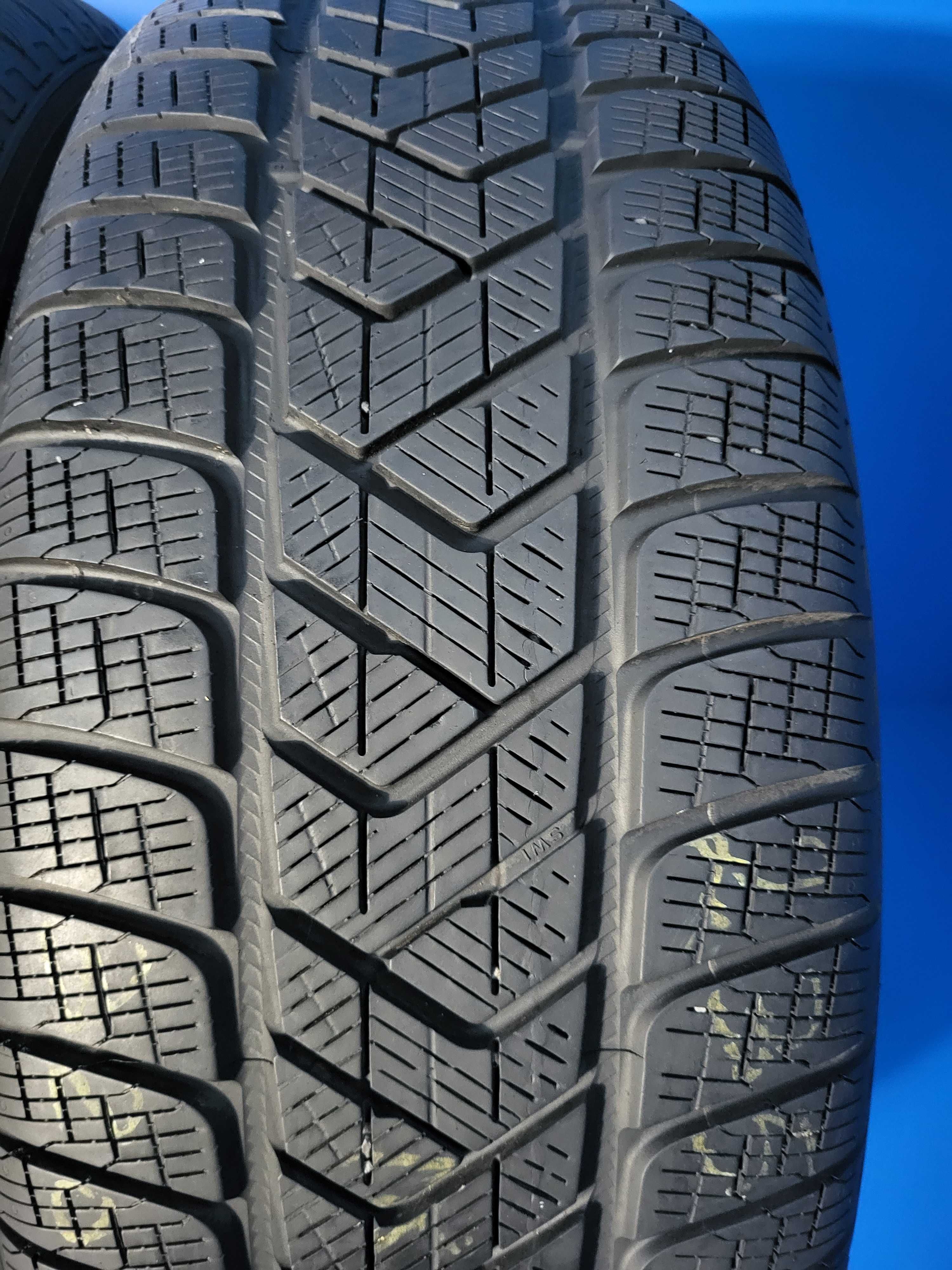 Vand 4 anvelope Pirelli Scorpion M+S 235 65 17  104H