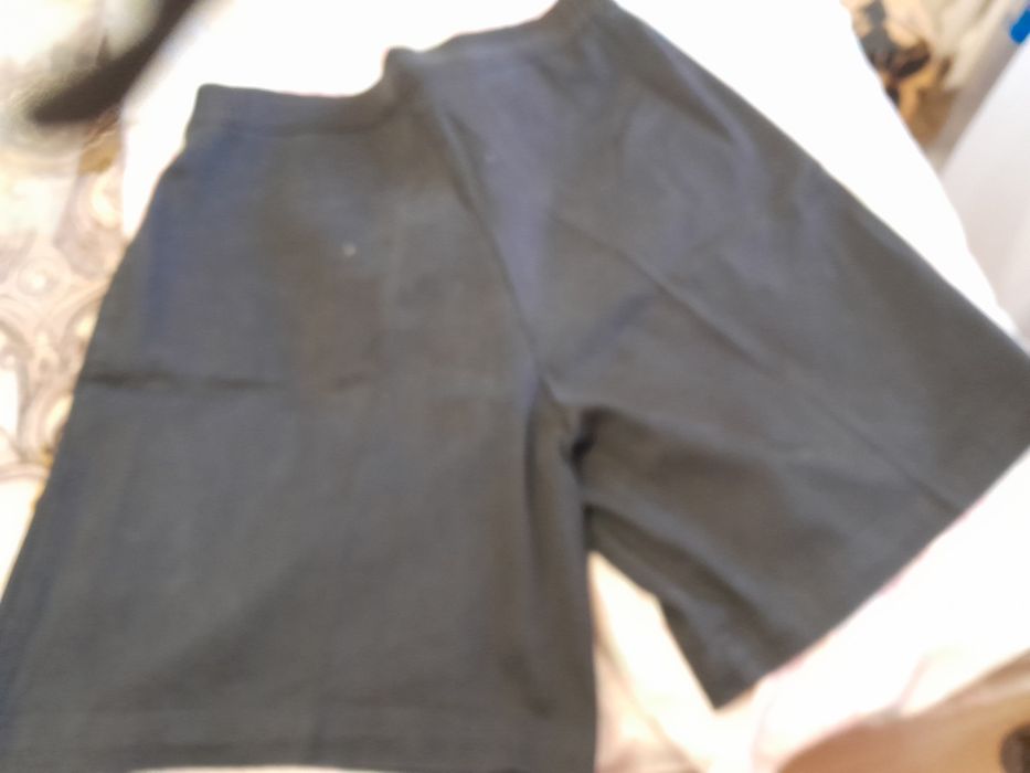 Pantaloni scurti-bermude masura 16( cam 44).