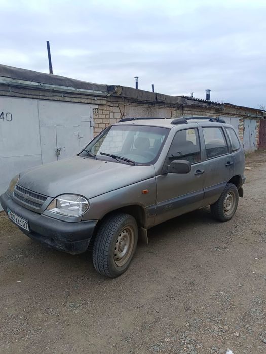 Продам внедорожник ниву шевролет