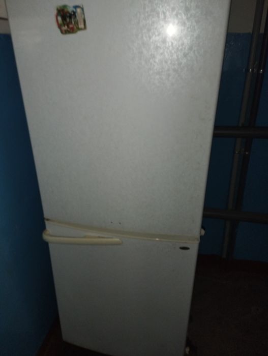 холодильник старый