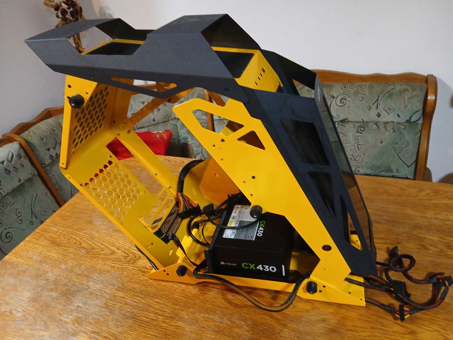 Carcasa AQIRYS Saiph + sursa Corsair 430W