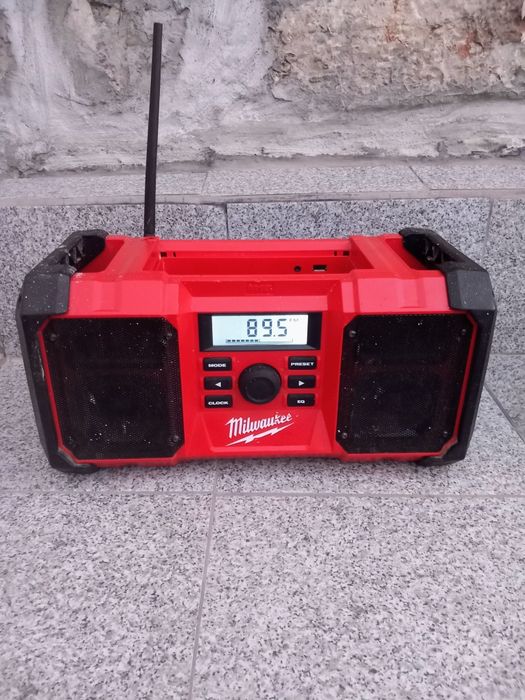 Milwaukee M18 JSR Строително радио