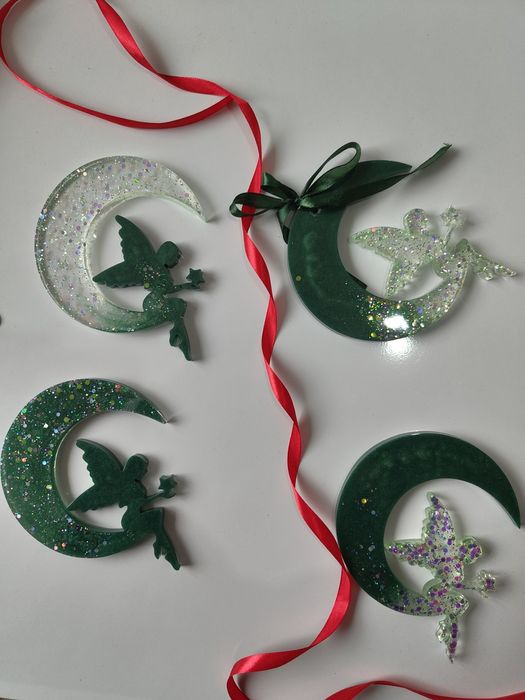 Коледни фигурки, подаръци, ръчна изработка от епоксидна смола