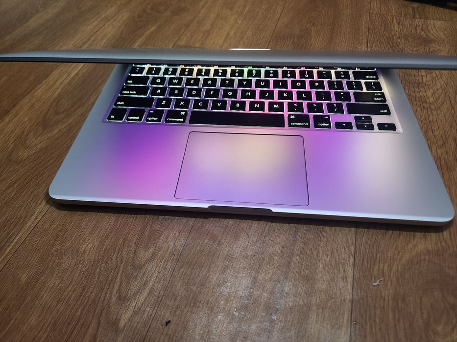 Macbook pro13. Full kompakt.