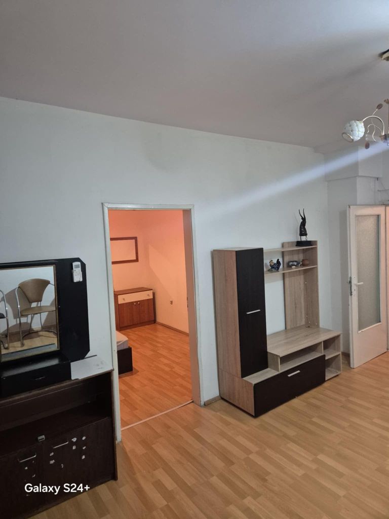 Дава се под наем Тристаен апартамент в Асеновград - 78 кв.м за 280.5 € - Снимка #2