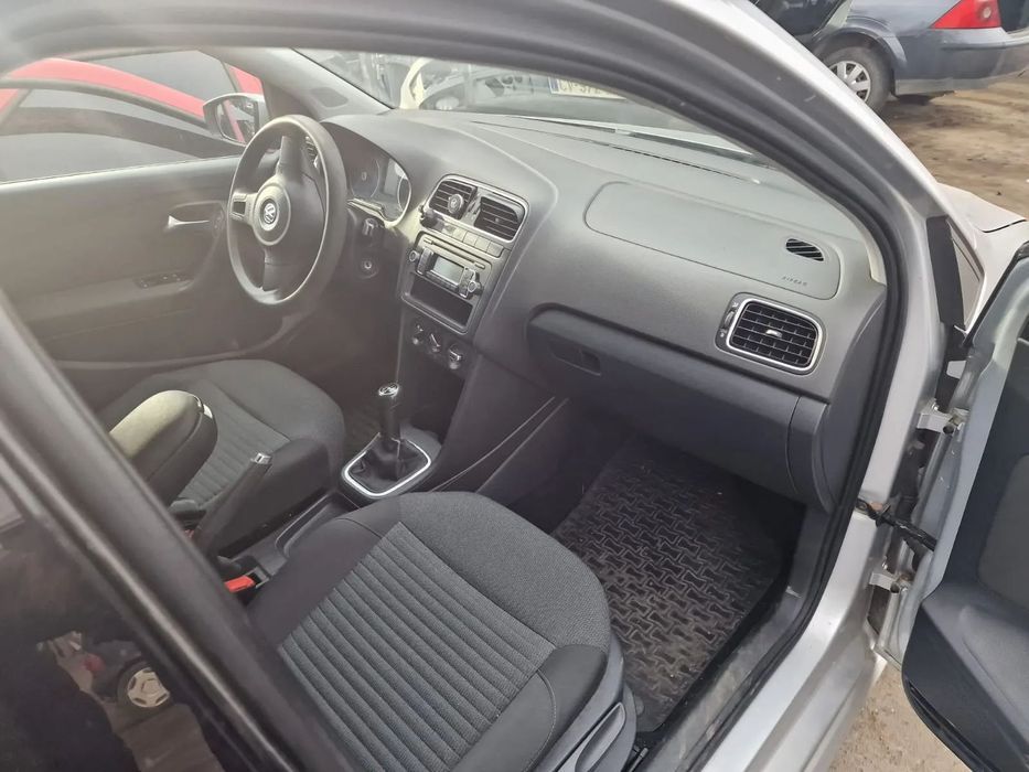 Dezmembram VW Polo, an 2010, 1.6 TDI euro 5 cod CAY, cutie manuala
