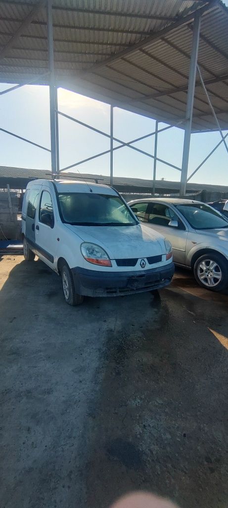 Dezmembrez Renault kangoo