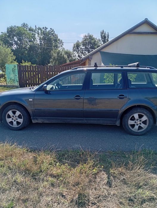 Vând Volkswagen Pasat