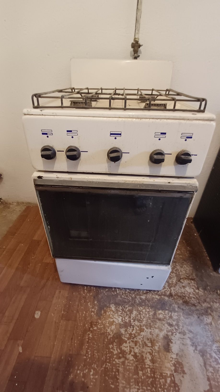 Продам газовую плиту