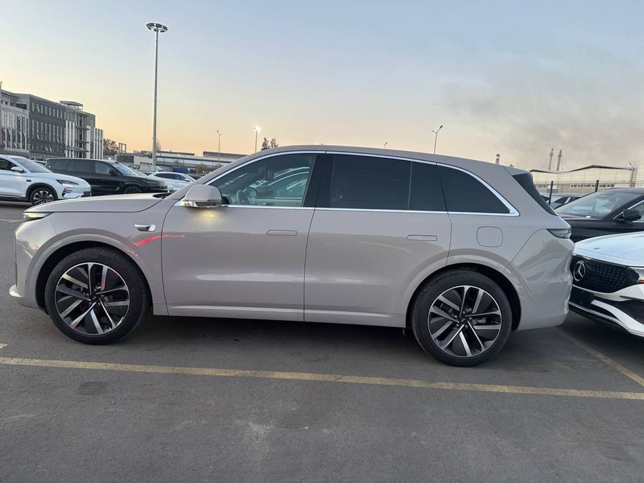 Lixiang L6 max 2024 йил