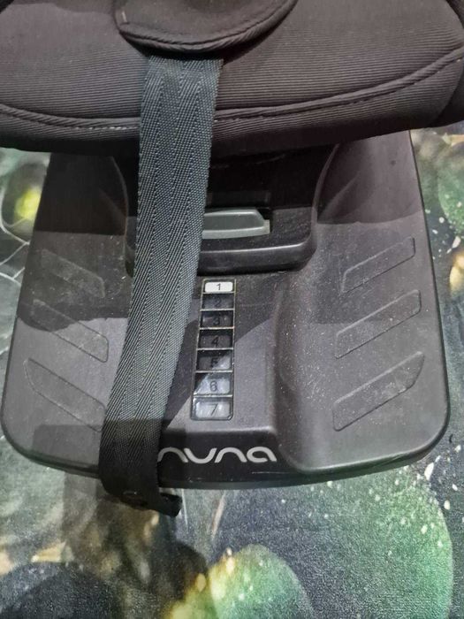 Детски стол за кола