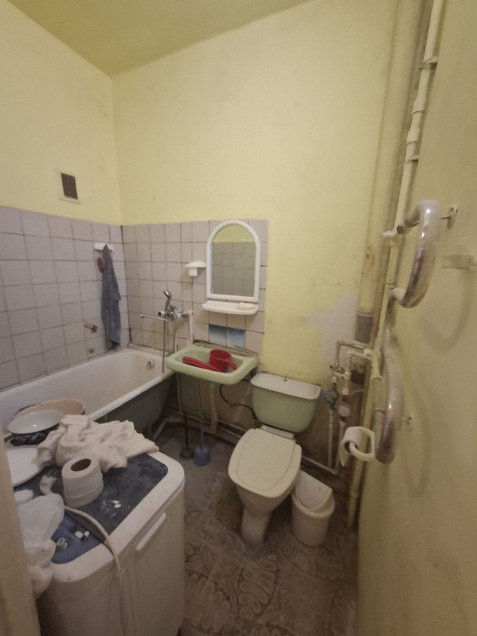 Srochna 1 Xona 2 Xona Qilingan Kvartira Ijaraga Topshiriladi. Oilaga