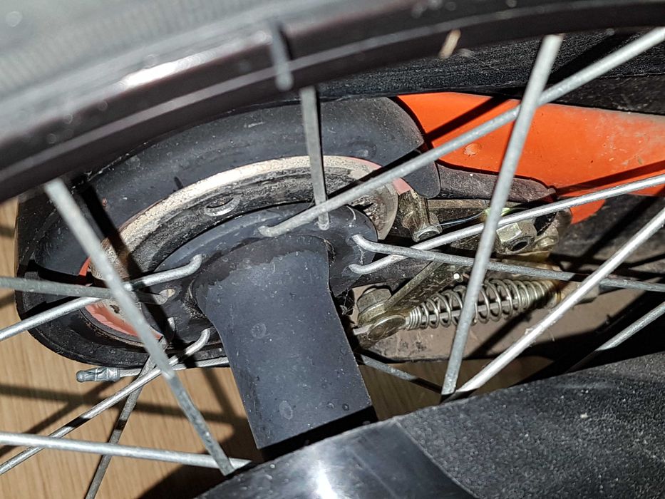 BICICLETĂ 14 INCH 3-7 ANI 500 ROBOT B'TWIN in stare buna.