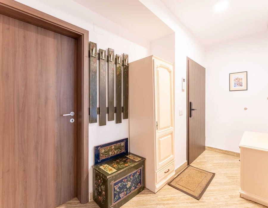 Apartament 3 camere | Central | Parcare subterană, boxă, grădină