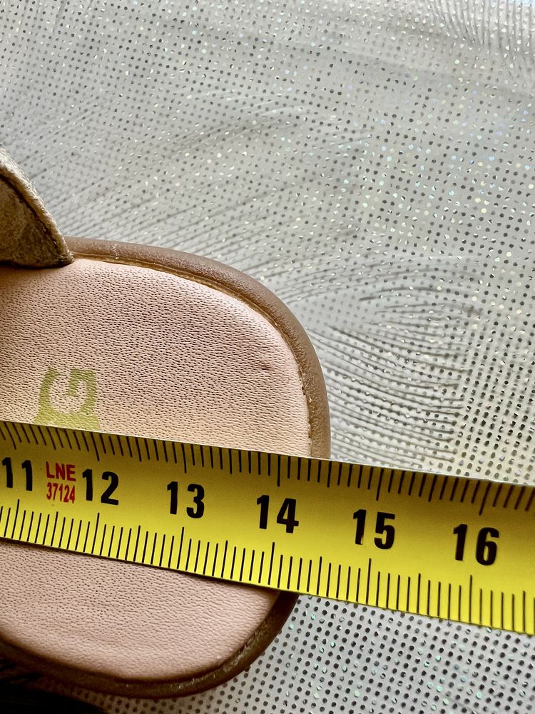 Детски сандали UGG 23.5 номер