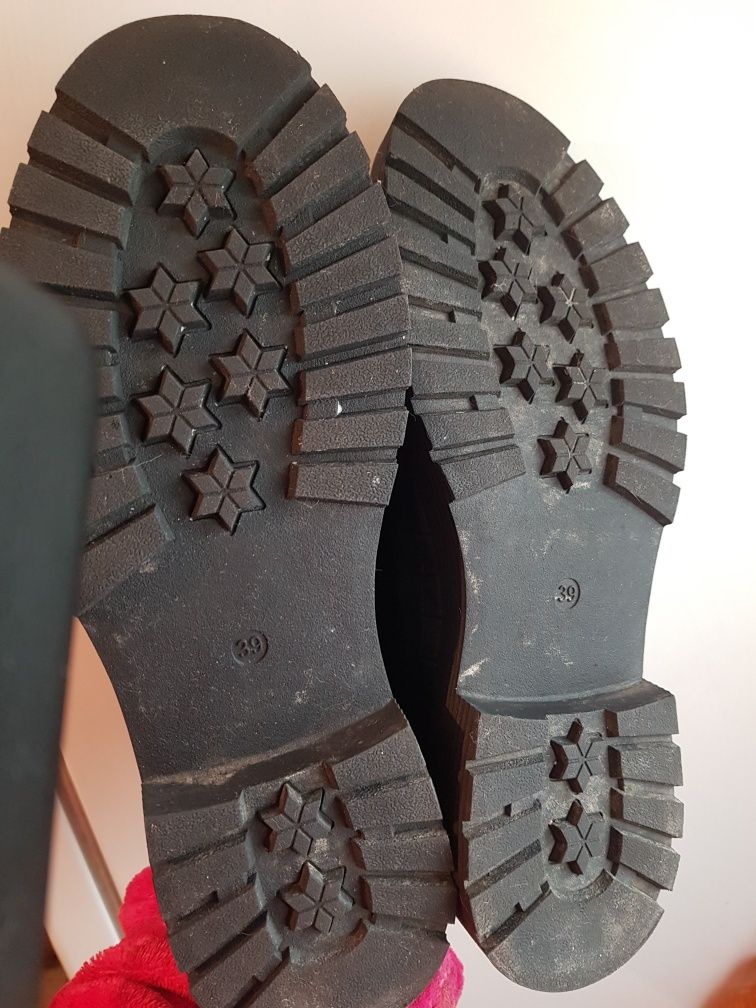 Продам женские мокасины 39 р