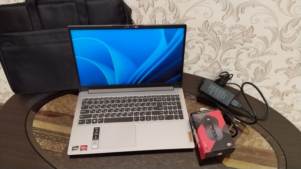 Ноутбук Lenovo IdeaPad 3 15.6" / 8 Гб / SSD 256 Гб / DOS / 15IGL05 / 8