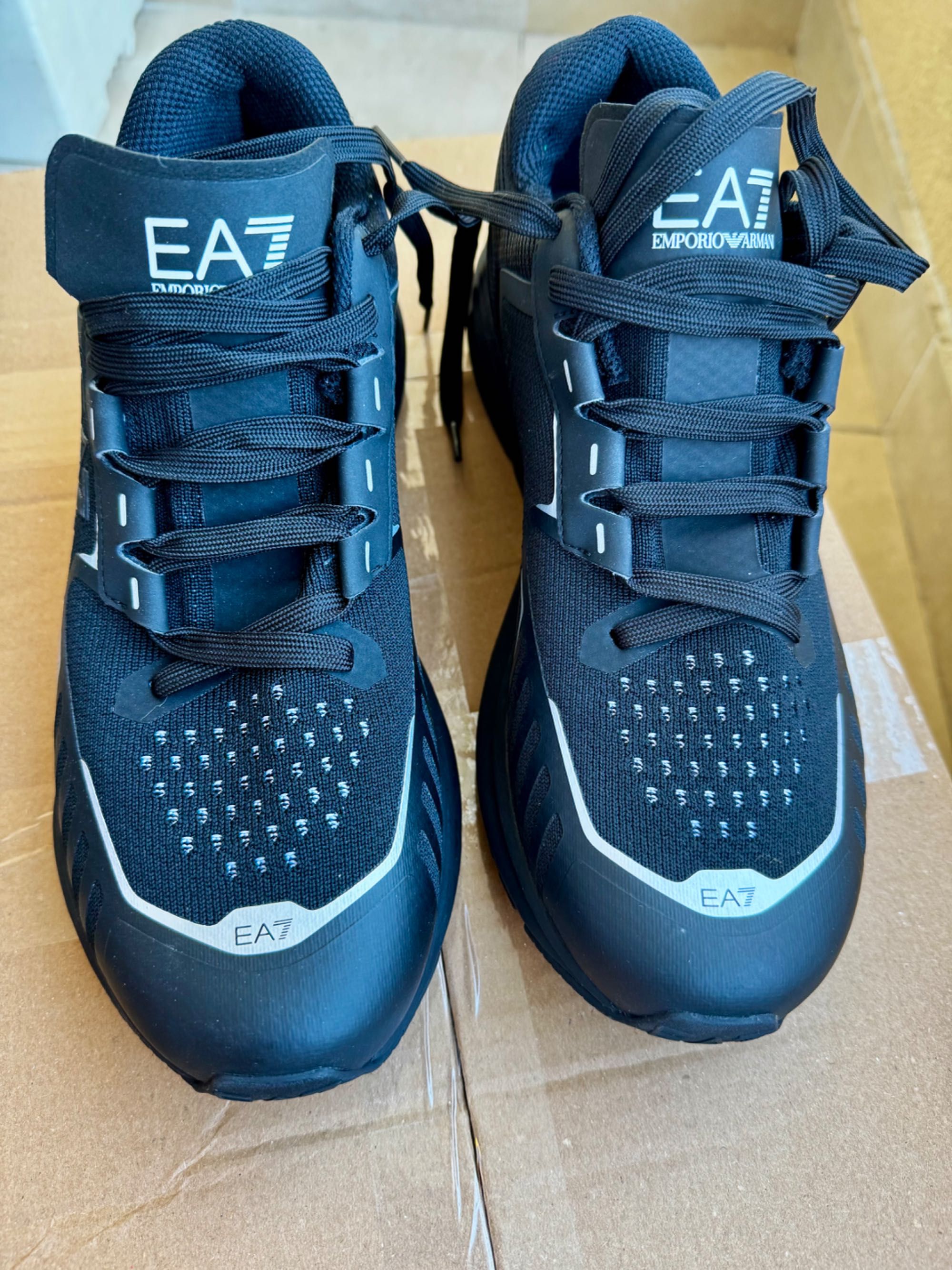 EA7 Emporio Armani
Сникърси X8X094 XK239 A120 Черен