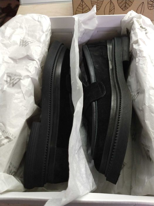 Дамски обувки от естествен велур.