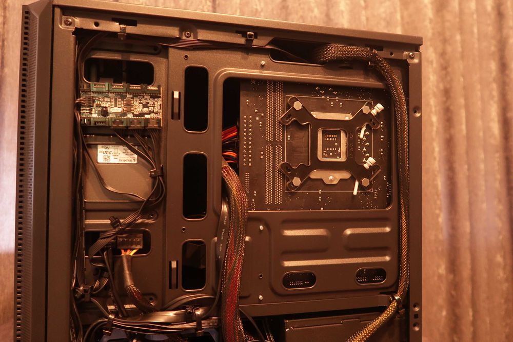 PC Gaming, I3 9100f + GTX 1650 Super + Water Cooling CA NOU