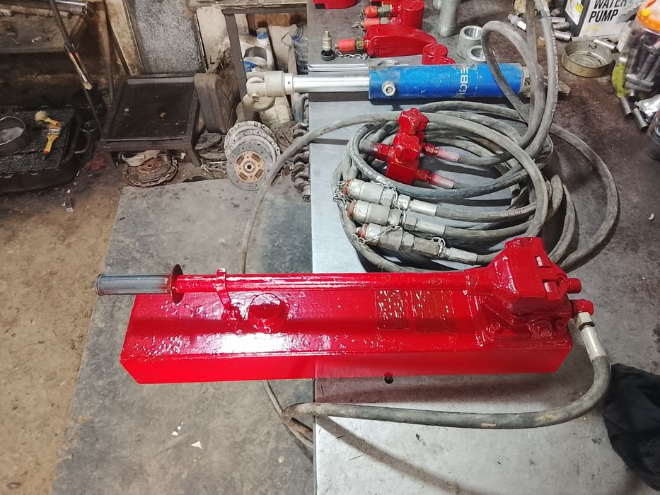 Гидравличиски инструмент для кузавной работи