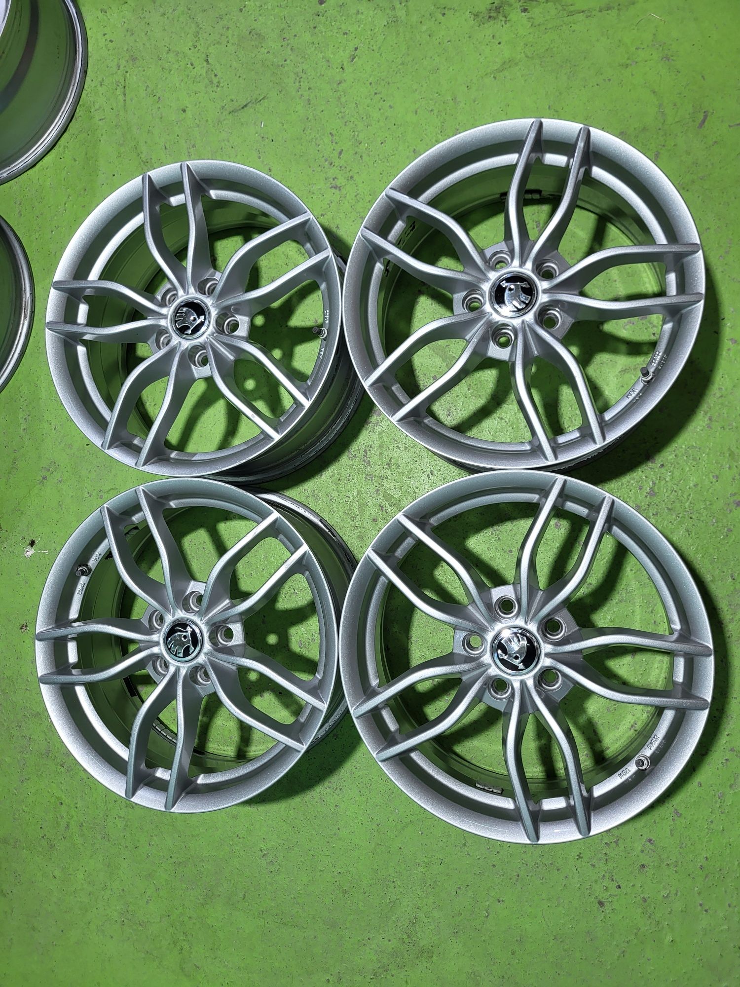 17 5x112 Vw Golf 5 6 7 8 Touran Caddy Skoda Audi 5х112