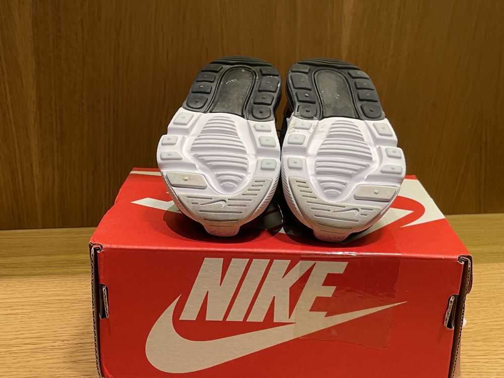Бебешки маратонки Nike Air Max 270