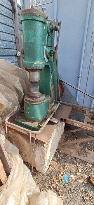 Продам пневматический молот