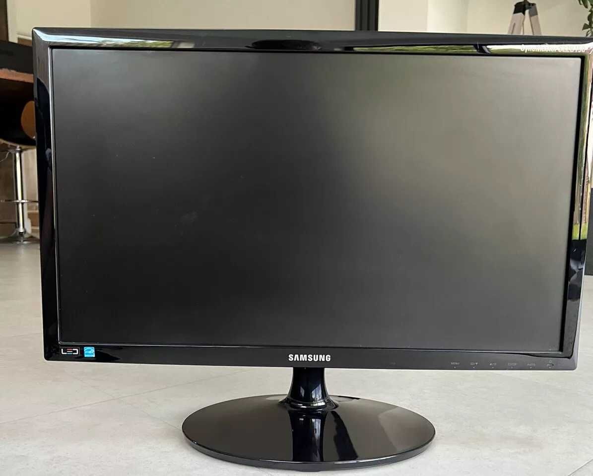 Монитор Samsung SyncMaster S22B150 – 21.5" Full HD