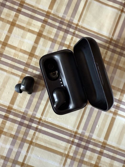 Наушник сотилади!