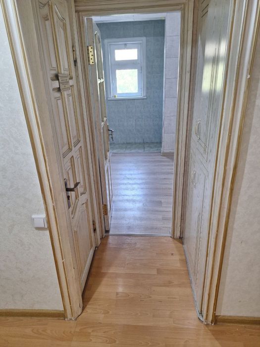 продается своя квартира на 4 квартале юнусабад