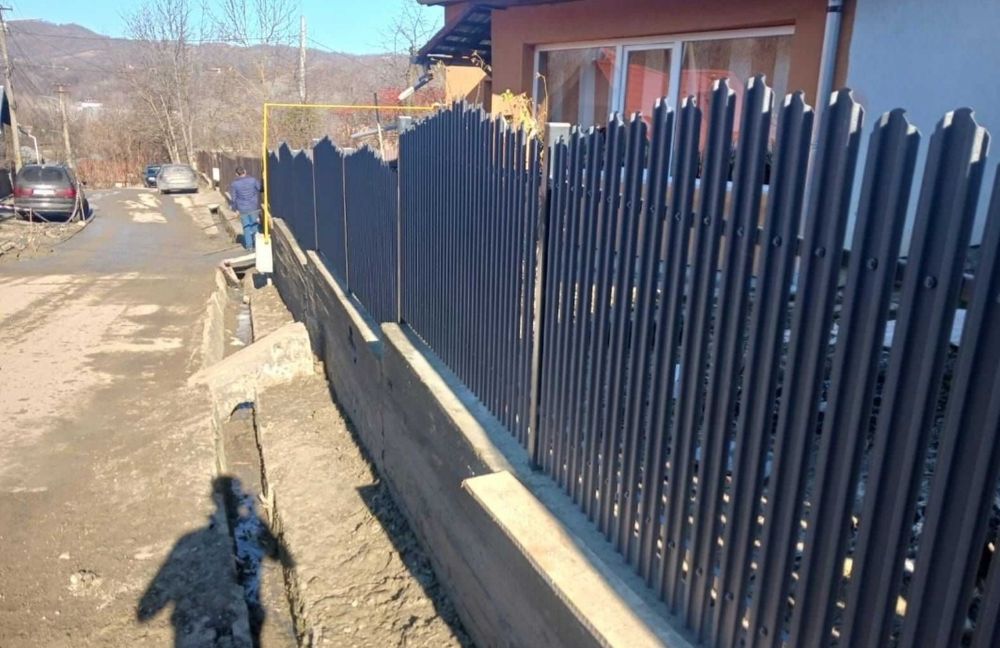 Garduri si porti stil jaluzea, sipca metalica, tabla cutata