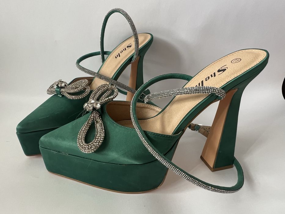 Тъмно зелени високи токчета