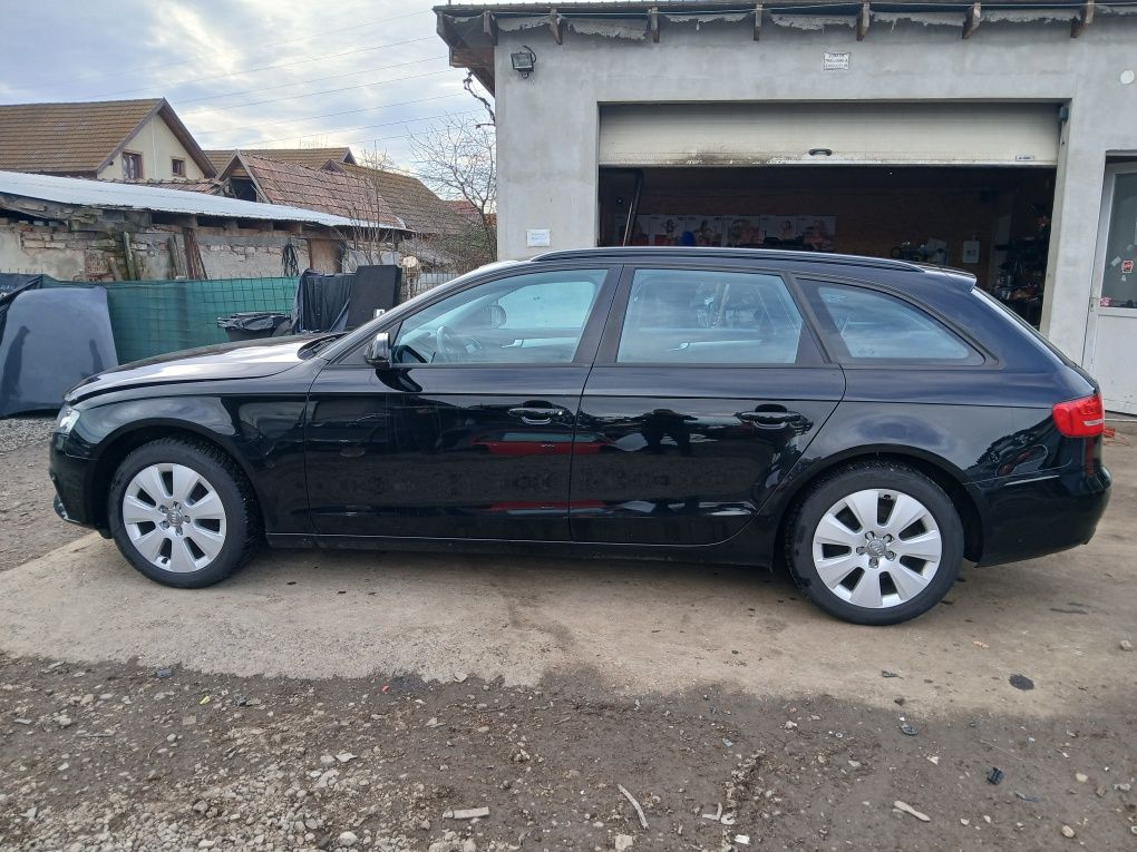 Dezmembrez Piese Audi A4 B8 din 2009