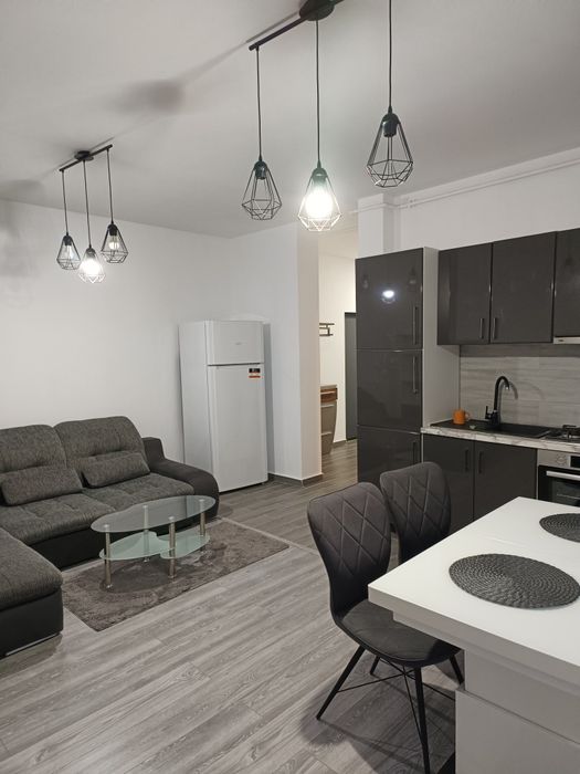 Închiriez apartament zona Subcetate Florești (Parcul Poligon)