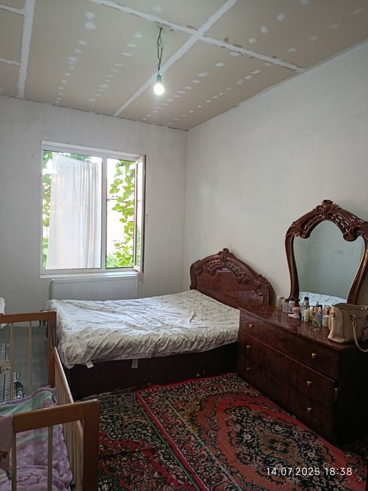 Yashnobod tumanida hovli sotiladi