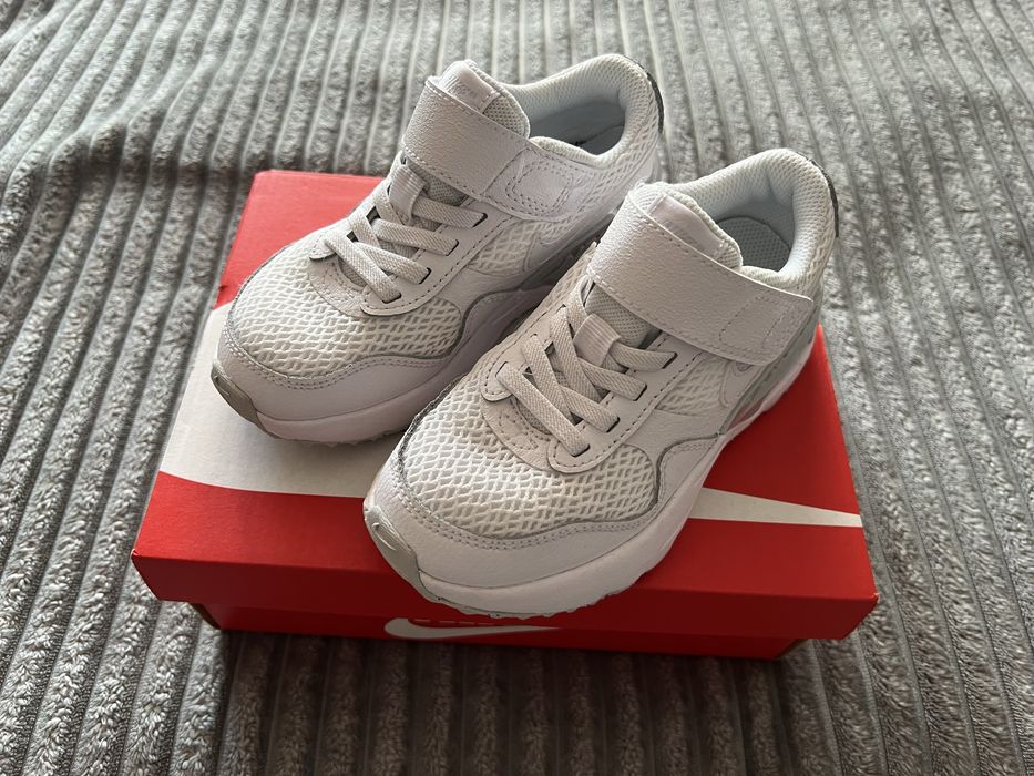 Детски обувки Nike 28