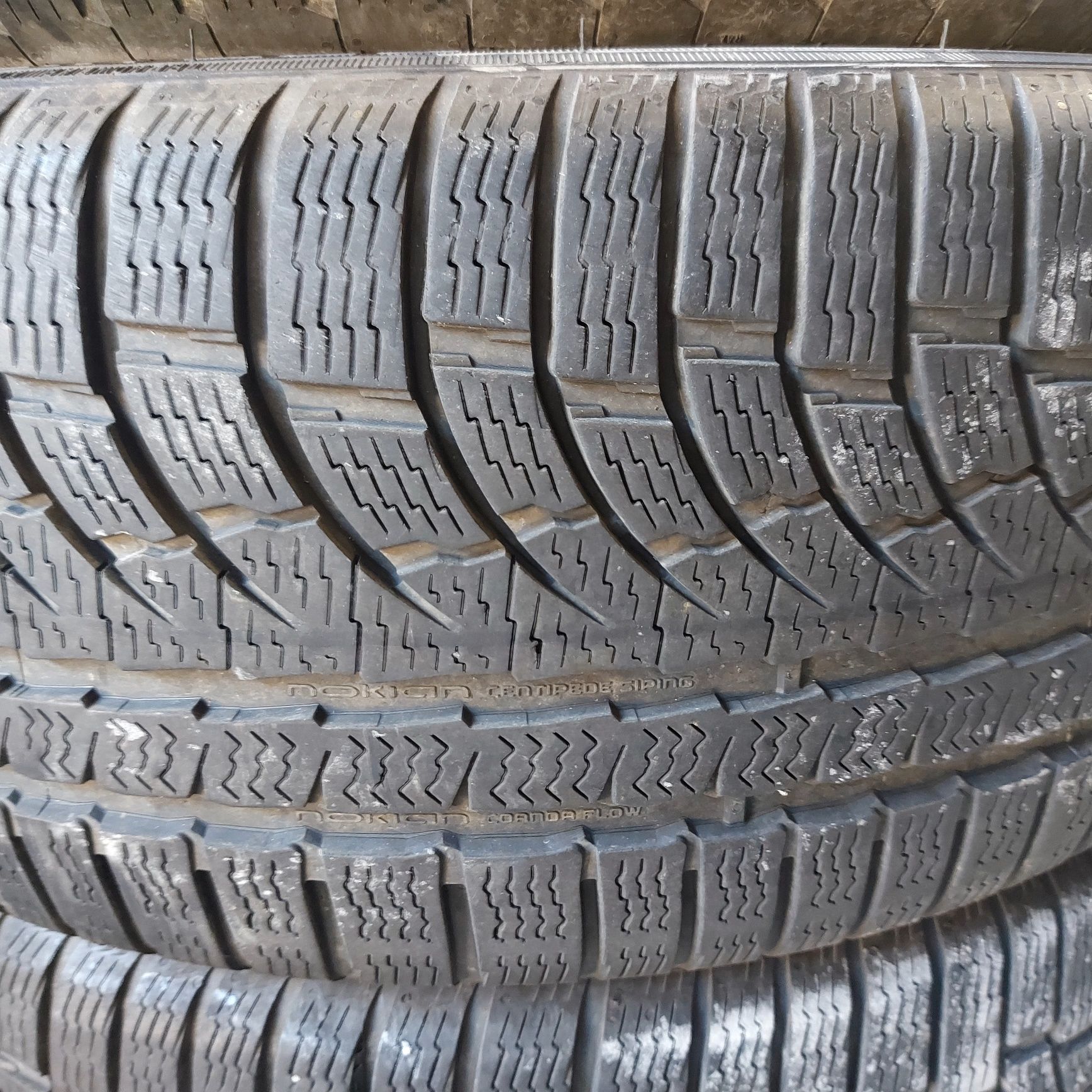 225/45/19"Nokian 4бр.гуми