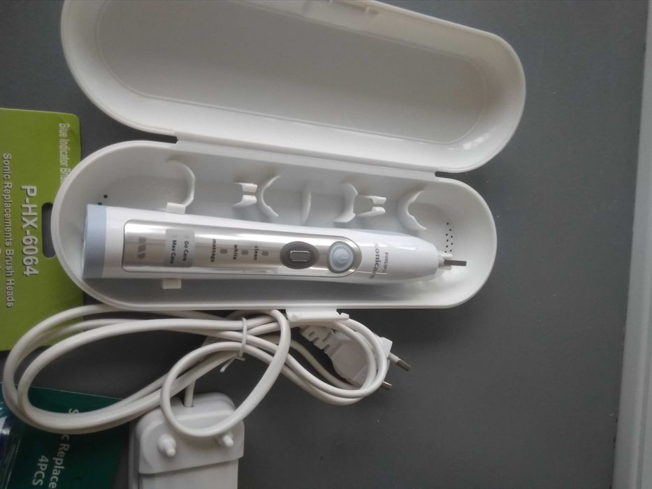 Продавам ултра звукова четка за зъби Philips sonicare FlexCare+