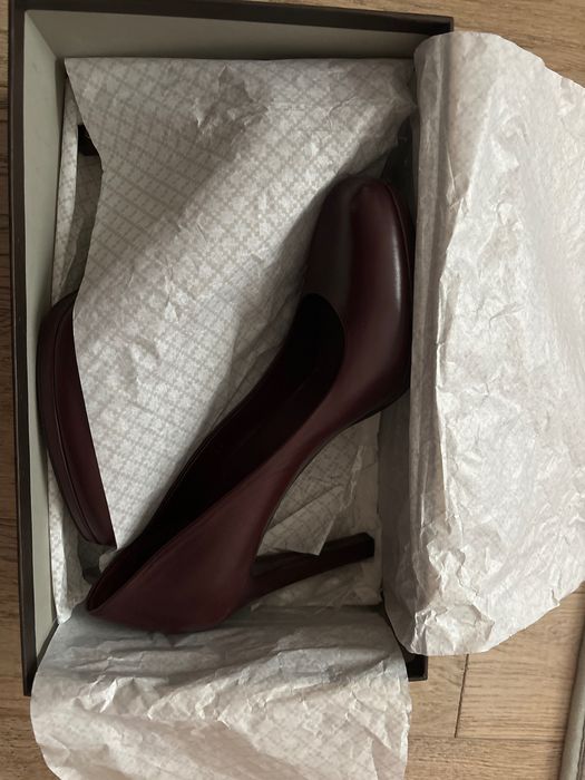 Обувки GUCCI размер 39