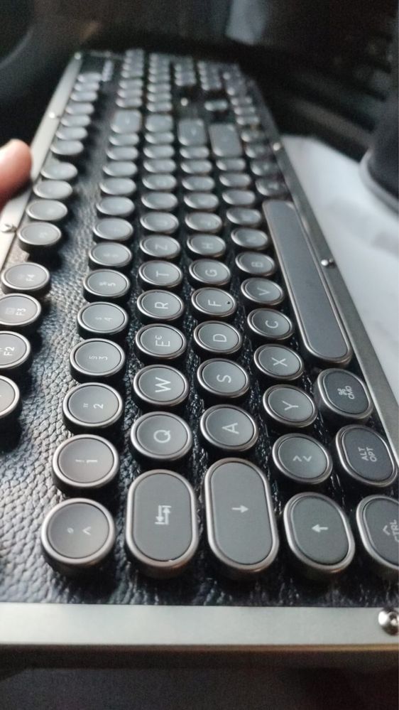 Tastatura mecanică DE in stil RETRO CLASSIC