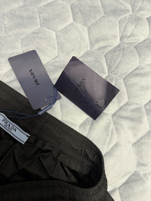 Pantaloni scurti Prada