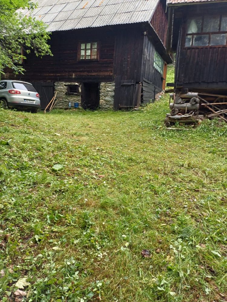 Vanzare casa la munte cu teren generos