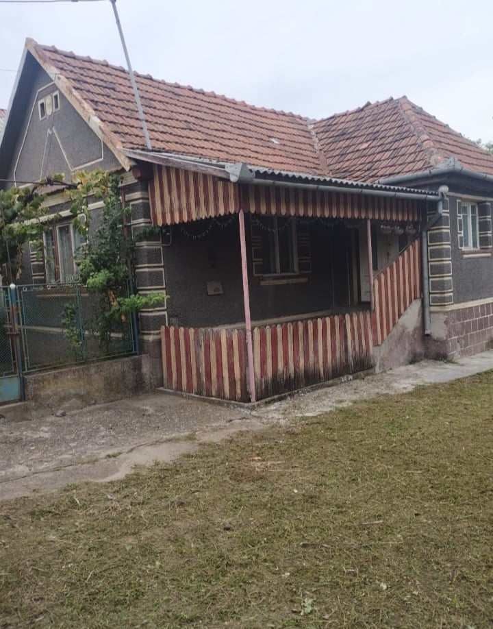 De  vânzare casă in Aușeu
