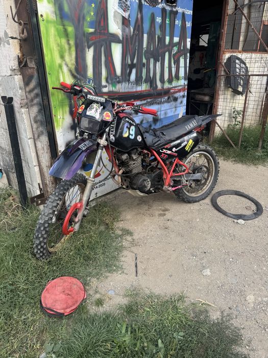 Vând sau schimb cross yamaha xt350 4t